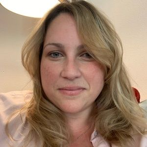 Meet your Posher, Corrine